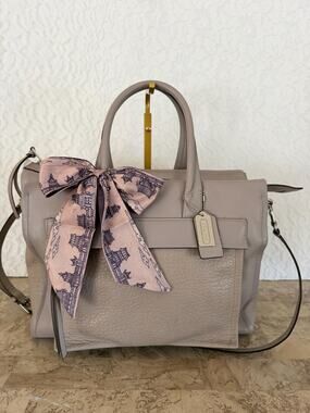 Vtg Coach large Bleecker gray natural glovetanned pebble leather, shoulder bag